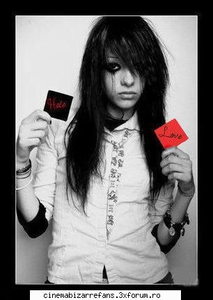 Emo girls - Shi mie dar numi place faptul cas taie venele :( - ** Stilul Emo **