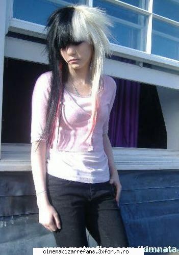 Emo girls - Pozeee cu fete emo si spuenti-va si parerea - ** Stilul Emo **