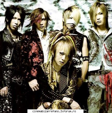 the gazette pey imi place uruha & rukidar mai mult uruha [pare cel mai simpatik]a shi acesta